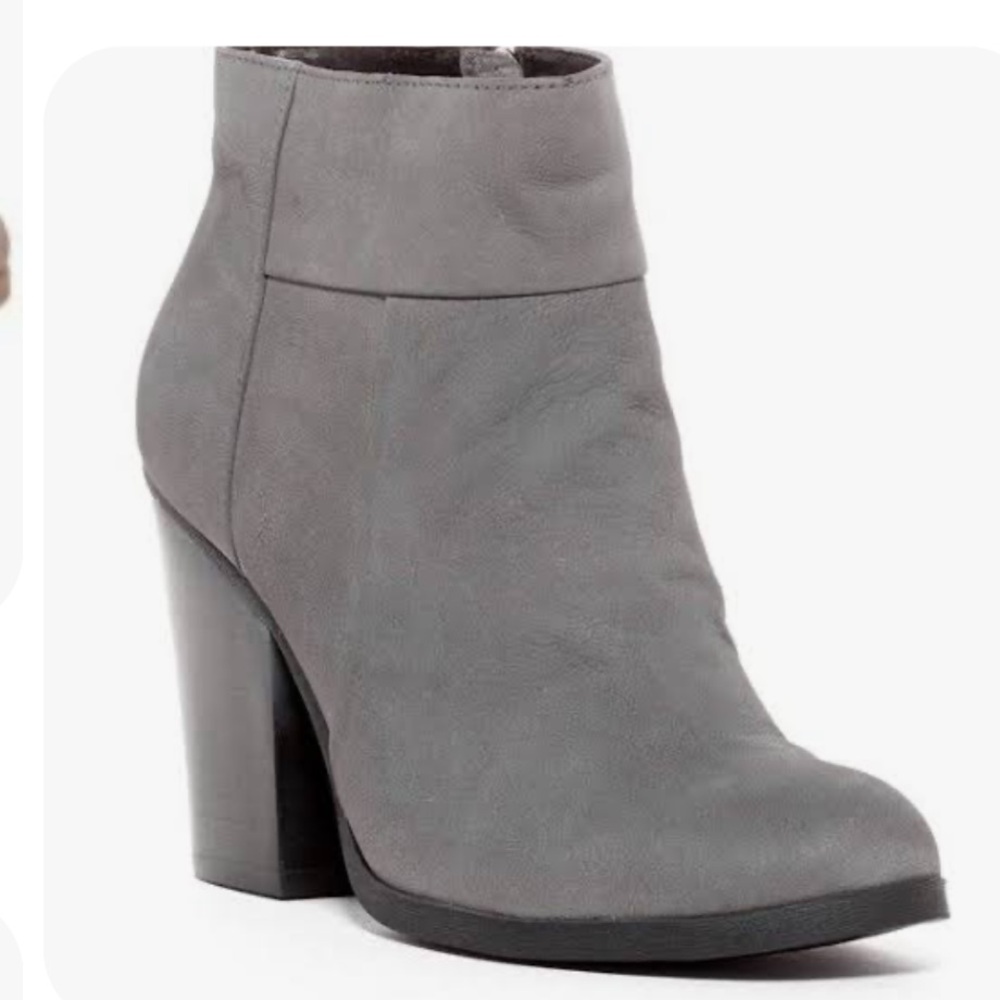 NWOT Kenneth Cole Reaction Might Be Gray Ankle Boots